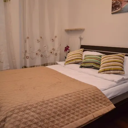 Senator Apartment *
